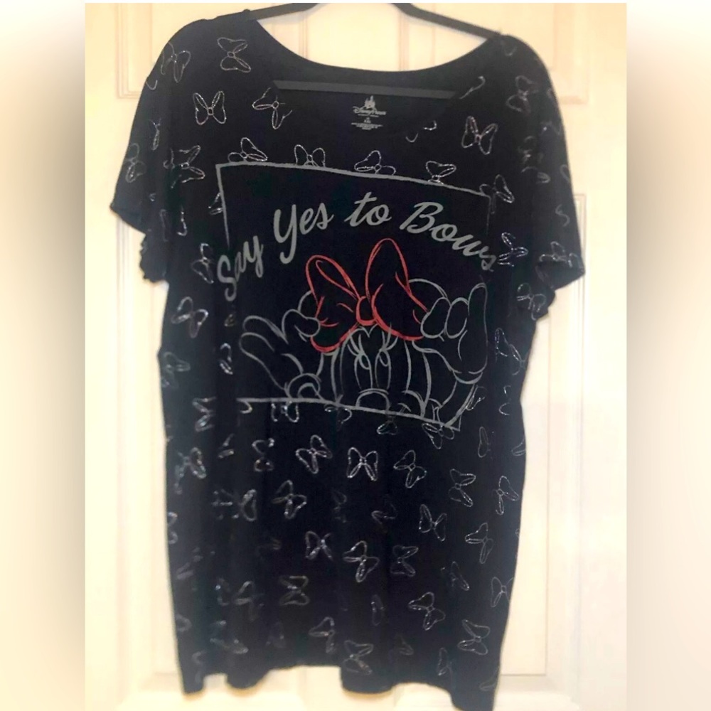 Disney Black Minnie Mouse 'Say Yes to Bows' Graphic Tee with Red Bow